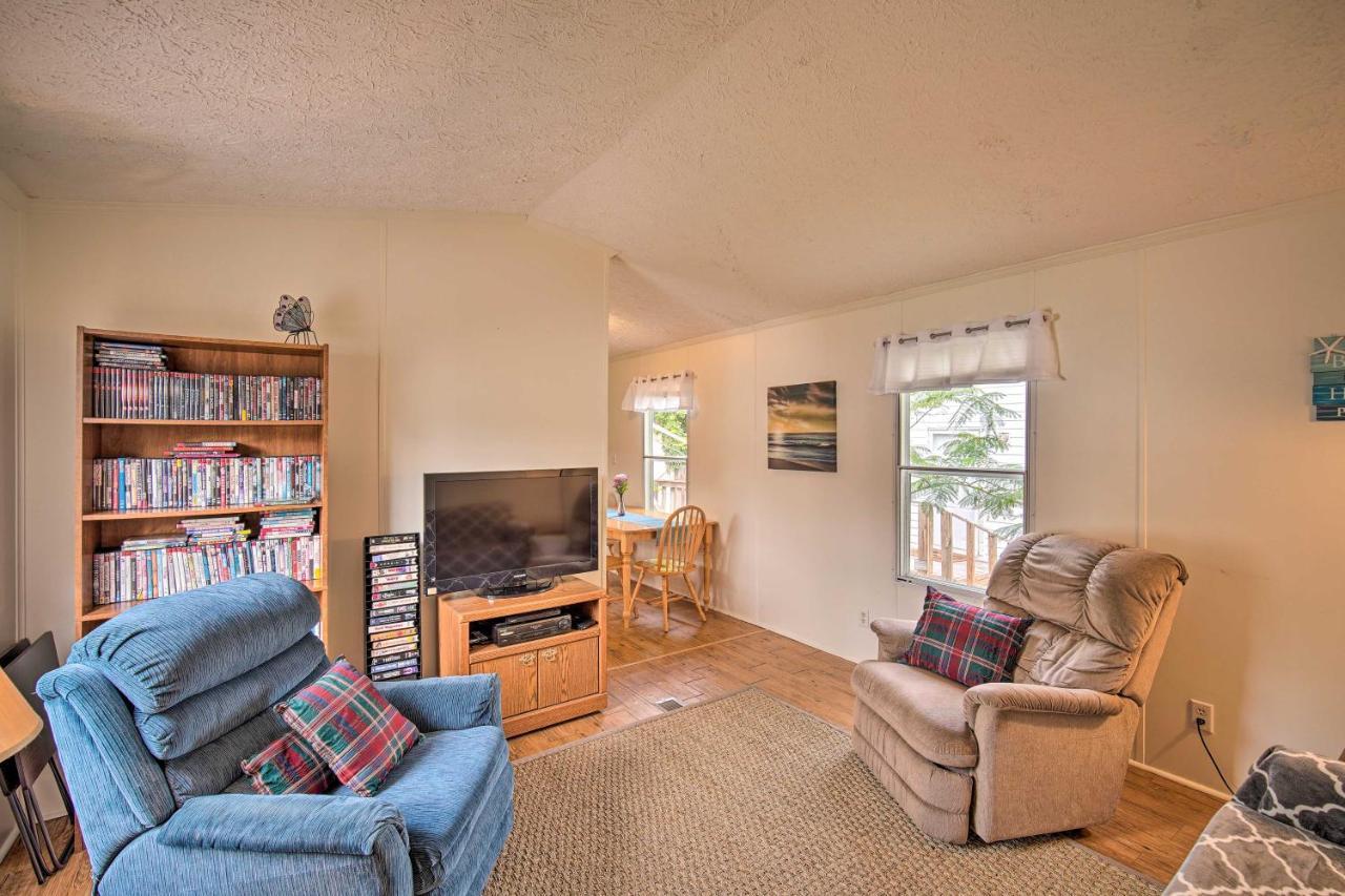 Bright Pensacola Home With Backyard - Pets Welcome! Luaran gambar