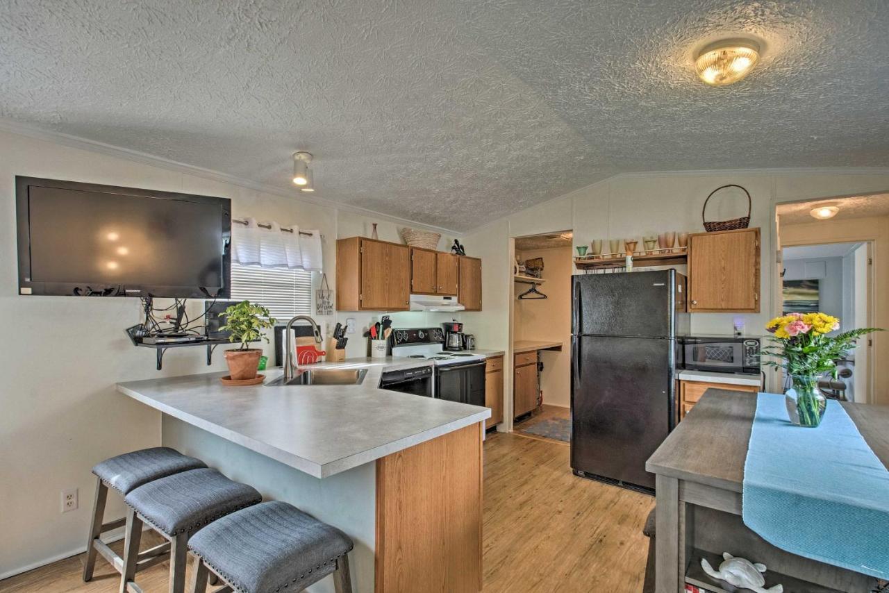 Bright Pensacola Home With Backyard - Pets Welcome! Luaran gambar