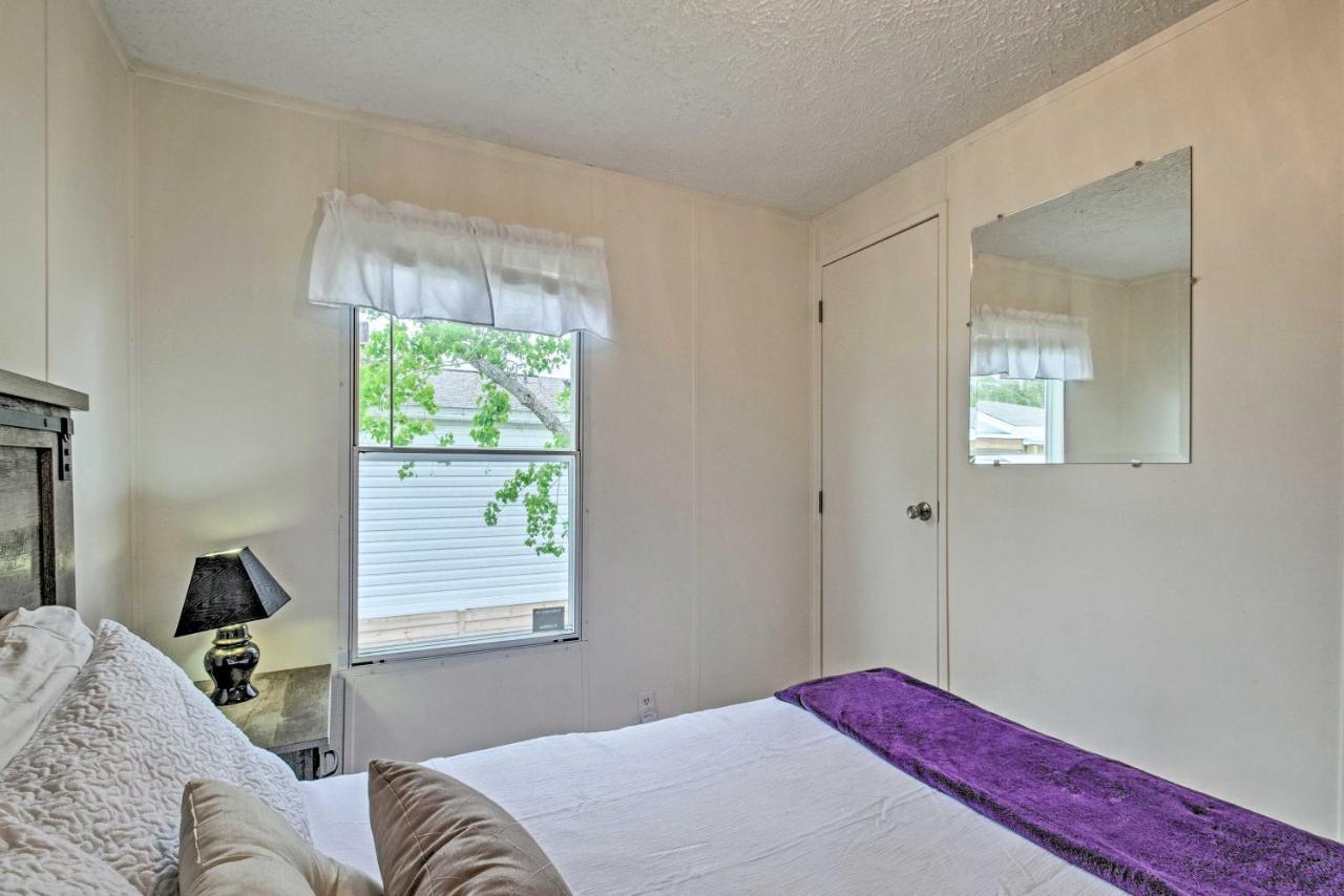 Bright Pensacola Home With Backyard - Pets Welcome! Luaran gambar