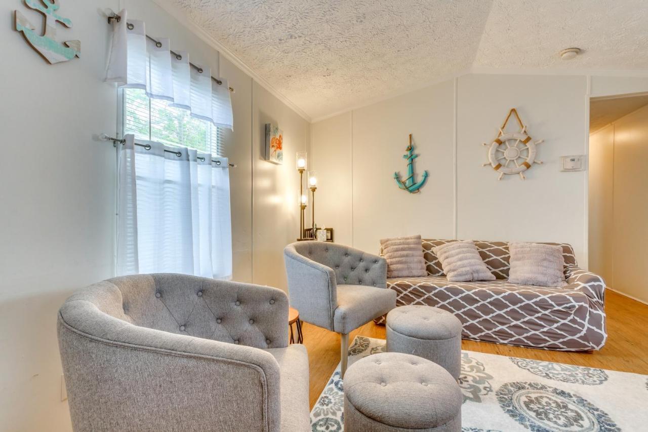 Bright Pensacola Home With Backyard - Pets Welcome! Luaran gambar