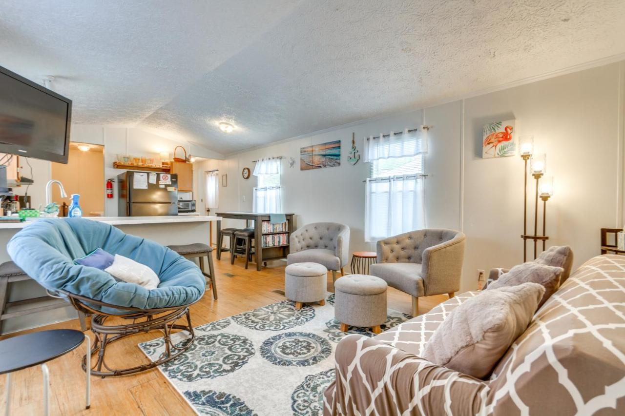 Bright Pensacola Home With Backyard - Pets Welcome! Luaran gambar