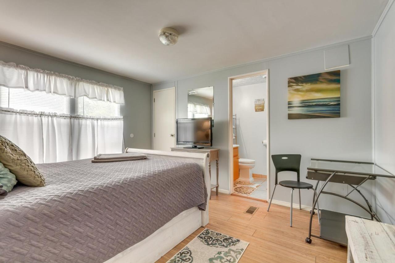 Bright Pensacola Home With Backyard - Pets Welcome! Luaran gambar